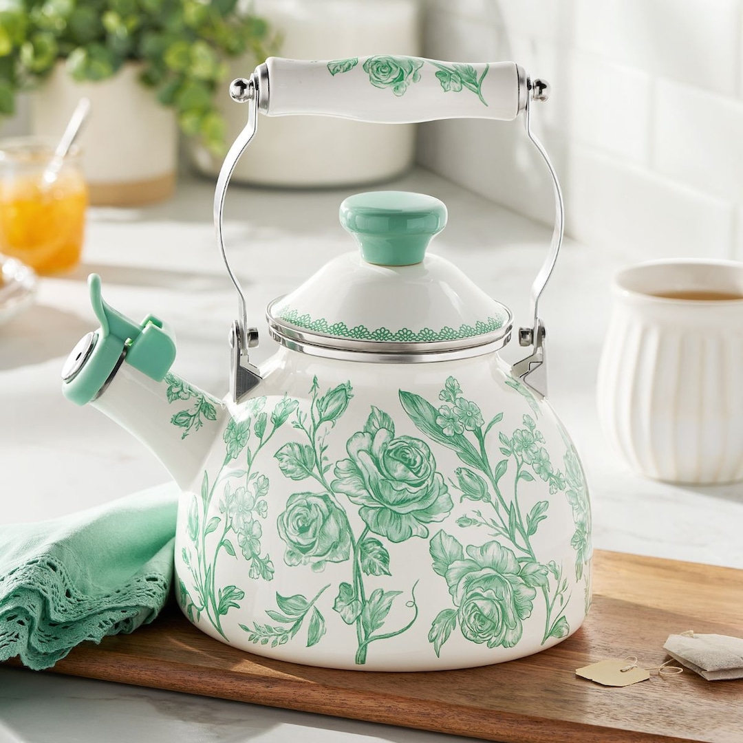 The Pioneer Woman’s Latest Walmart Drop Is Chic and Affordable