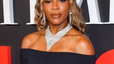 Serena Williams Shows Off Eye-Popping Abs in New Photos